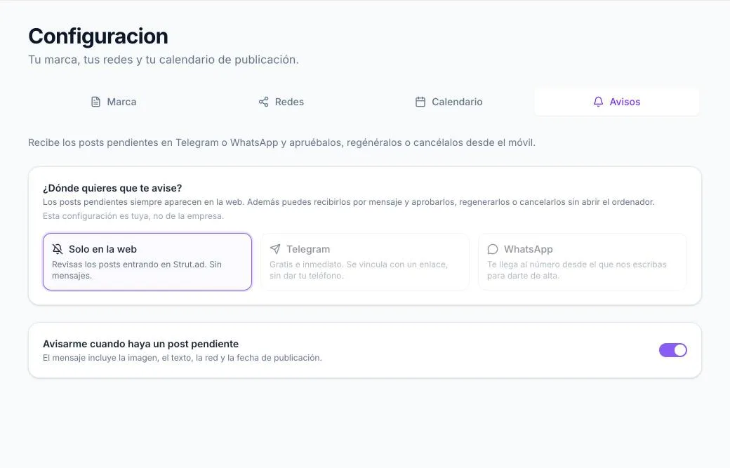 Pestaña Avisos de Strut.ad con las opciones web, Telegram y WhatsApp